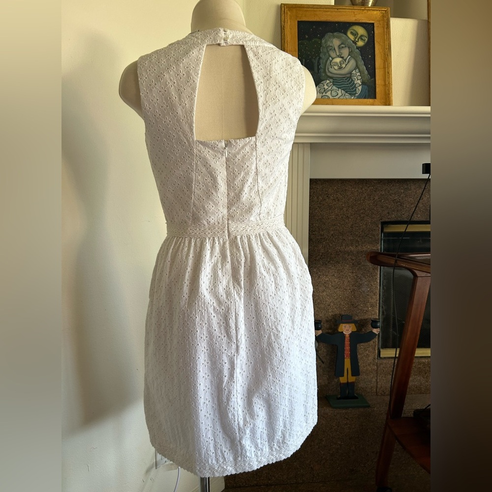 VINEYARD VINES White Lace Midi Dress with Back Cut-Out, Size 2 NWOT - Picture 2 of 12